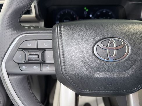 Used 2026 Toyota 4Runner TRD Off-Road Premium AWD/4WD image 33