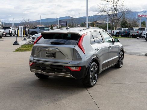 Used 2023 Kia Niro Wind w/ Wind Preserve Package image 7