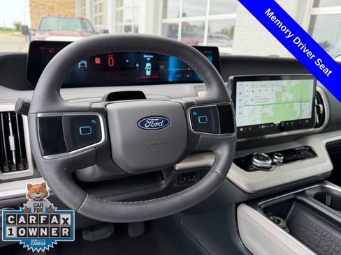 Used 2025 Ford Expedition Active AWD/4WD image 12