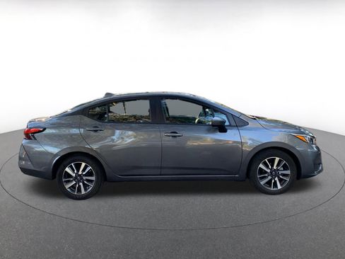 Used 2025 Nissan Versa SV image 8