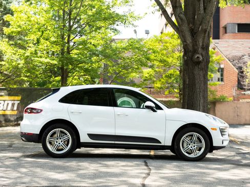 Used 2015 Porsche Macan S AWD/4WD image 6