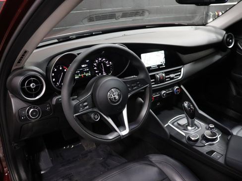 Used 2017 Alfa Romeo Giulia w/ Cold Weather Package RWD image 35