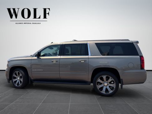 Used 2017 Chevrolet Suburban LT AWD/4WD image 4