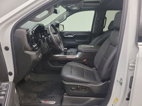 Used 2022 Chevrolet Silverado 1500 LTZ w/ LTZ Premium Package image 3