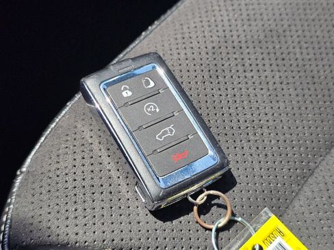 Used 2024 Jeep Grand Cherokee Altitude AWD/4WD image 33