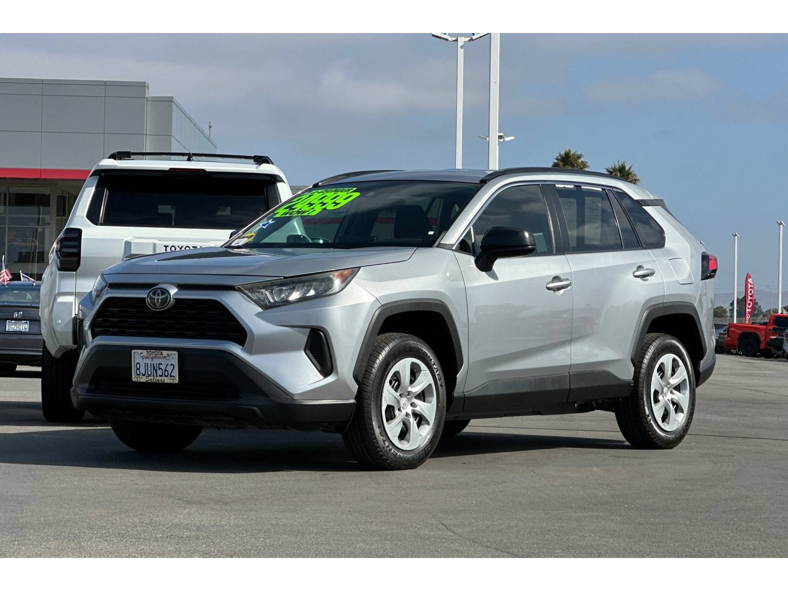 Used 2019 Toyota RAV4 LE w/ Carpet Mat Package FWD image 8