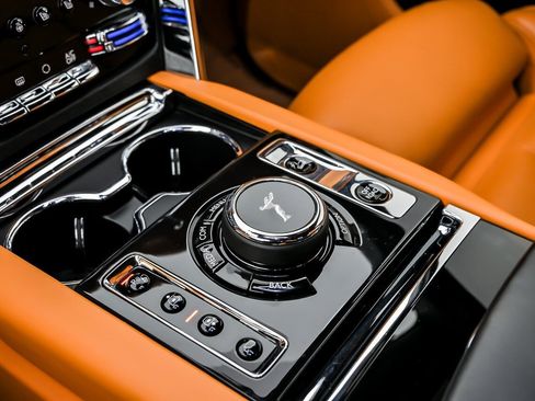 Used 2023 Rolls-Royce Cullinan AWD/4WD image 40