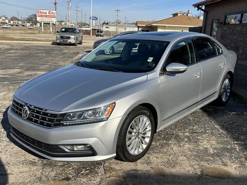 Used 2016 Volkswagen Passat 1.8T SE w/ Lighting Package image 5