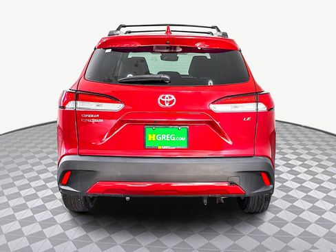 Used 2024 Toyota Corolla Cross LE image 8