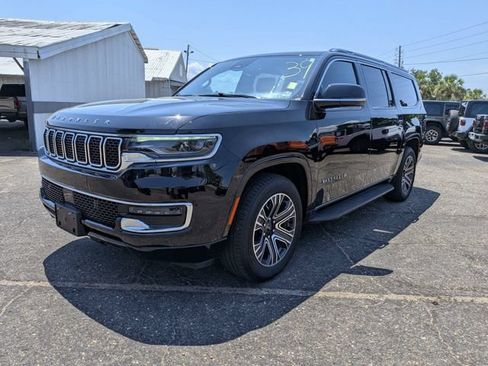 Used 2025 Jeep Wagoneer L 4WD w/ Premium Group I image 8