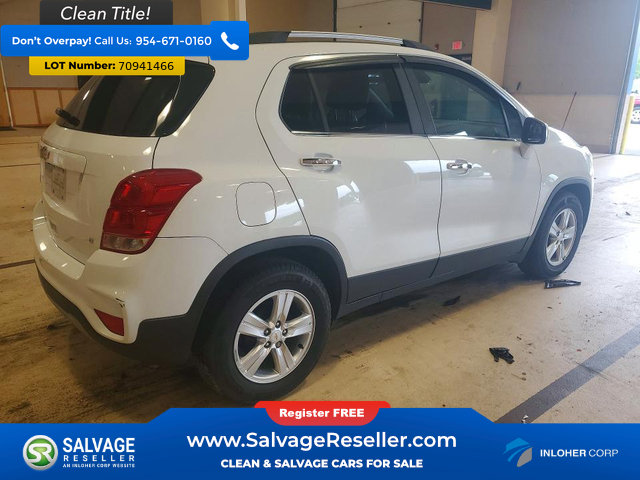 Used 2018 Chevrolet Trax LT w/ LT Convenience Package FWD image 4