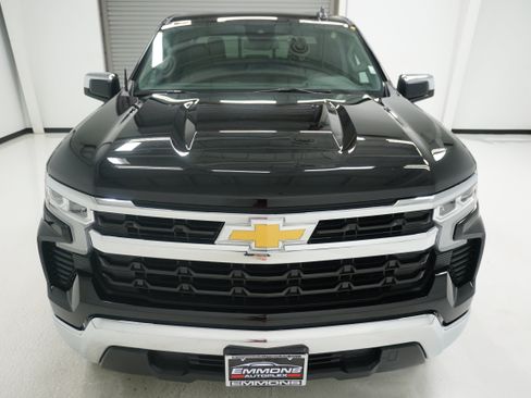 Used 2025 Chevrolet Silverado 1500 LT w/ Texas Edition Plus RWD image 2