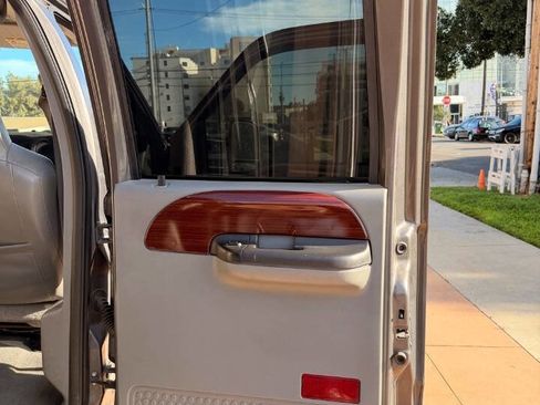 Used 2005 Ford F250 XLT image 28