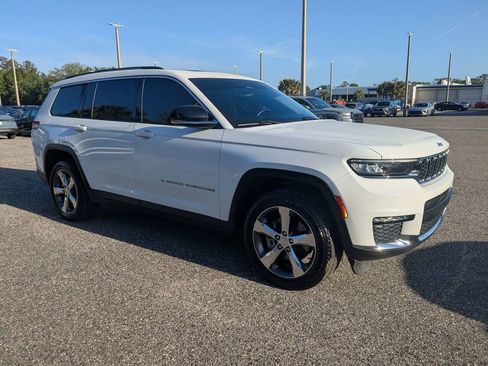 Used 2022 Jeep Grand Cherokee L Limited AWD/4WD image 2
