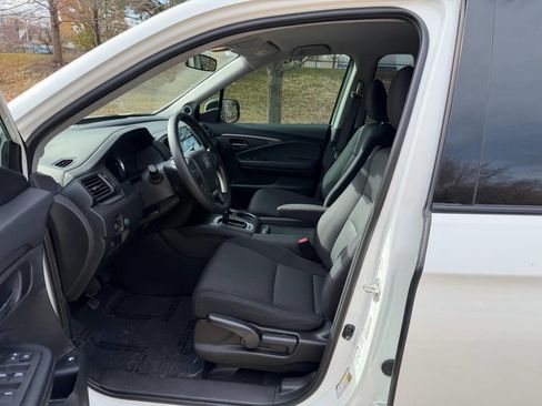 Used 2019 Honda Ridgeline Sport image 8
