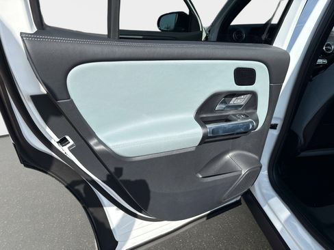 New 2026 Mercedes-Benz GLB 250 image 11