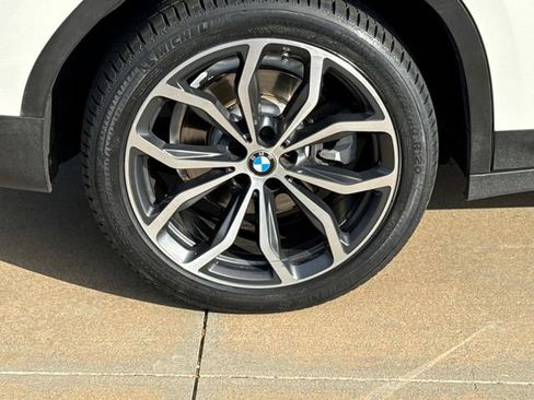Used 2021 BMW X4 xDrive30i w/ Premium Package AWD/4WD image 9