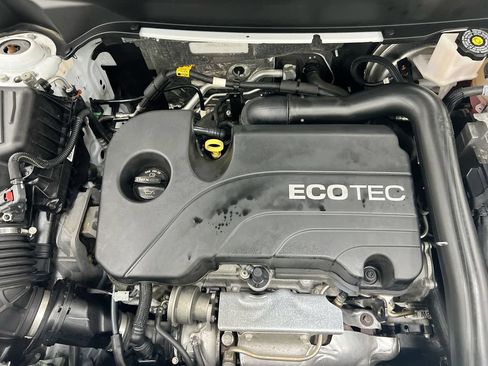 Used 2022 Chevrolet Equinox LS FWD image 24