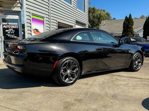 Used 2025 Dodge Charger Daytona R/T w/ Plus Group image 3