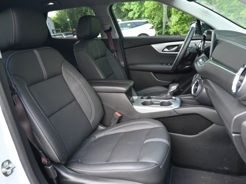 Used 2024 Chevrolet Blazer LT w/ Midnight/Sport Edition FWD image 33