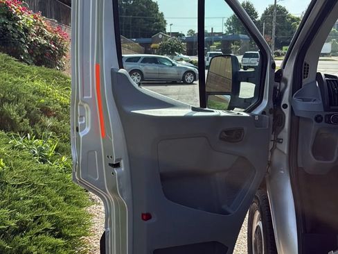 Used 2019 Ford Transit 150 148 Low Roof RWD image 25