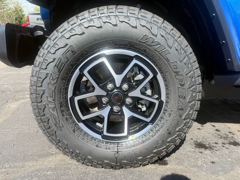 New 2026 Jeep Gladiator Rubicon w/ Whitecap Package AWD/4WD image 8