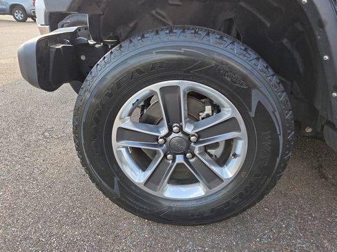 Used 2022 Jeep Wrangler Unlimited Sahara w/ Cold Weather Group AWD/4WD image 11