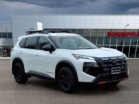 Certified 2025 Nissan Rogue SV AWD/4WD image 1