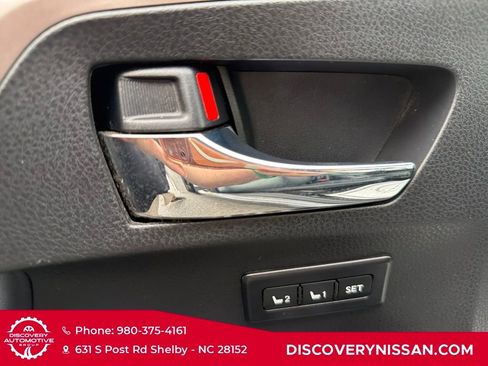 Used 2017 Toyota RAV4 Limited image 13