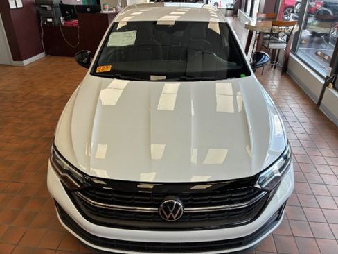 Used 2024 Volkswagen Jetta Sport FWD image 6