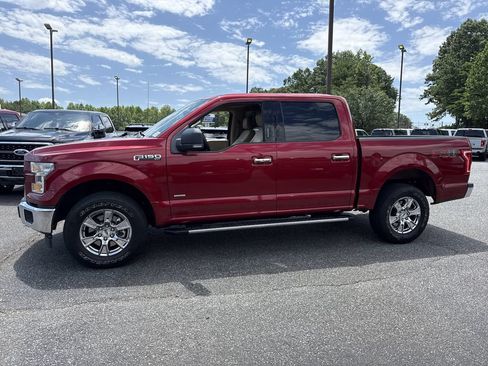 Used 2017 Ford F150 XLT w/ Equipment Group 302A Luxury AWD/4WD image 4