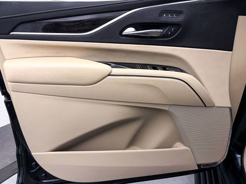 Used 2023 Cadillac Escalade Premium Luxury image 17