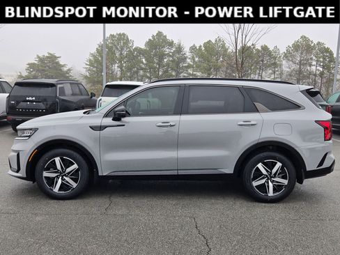 Certified 2023 Kia Sorento EX w/ Panoramic Sunroof Package image 4