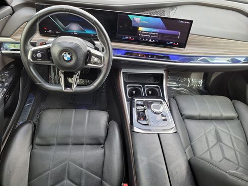 Used 2023 BMW 760i xDrive w/ Luxury Rear Seating Package AWD/4WD image 12