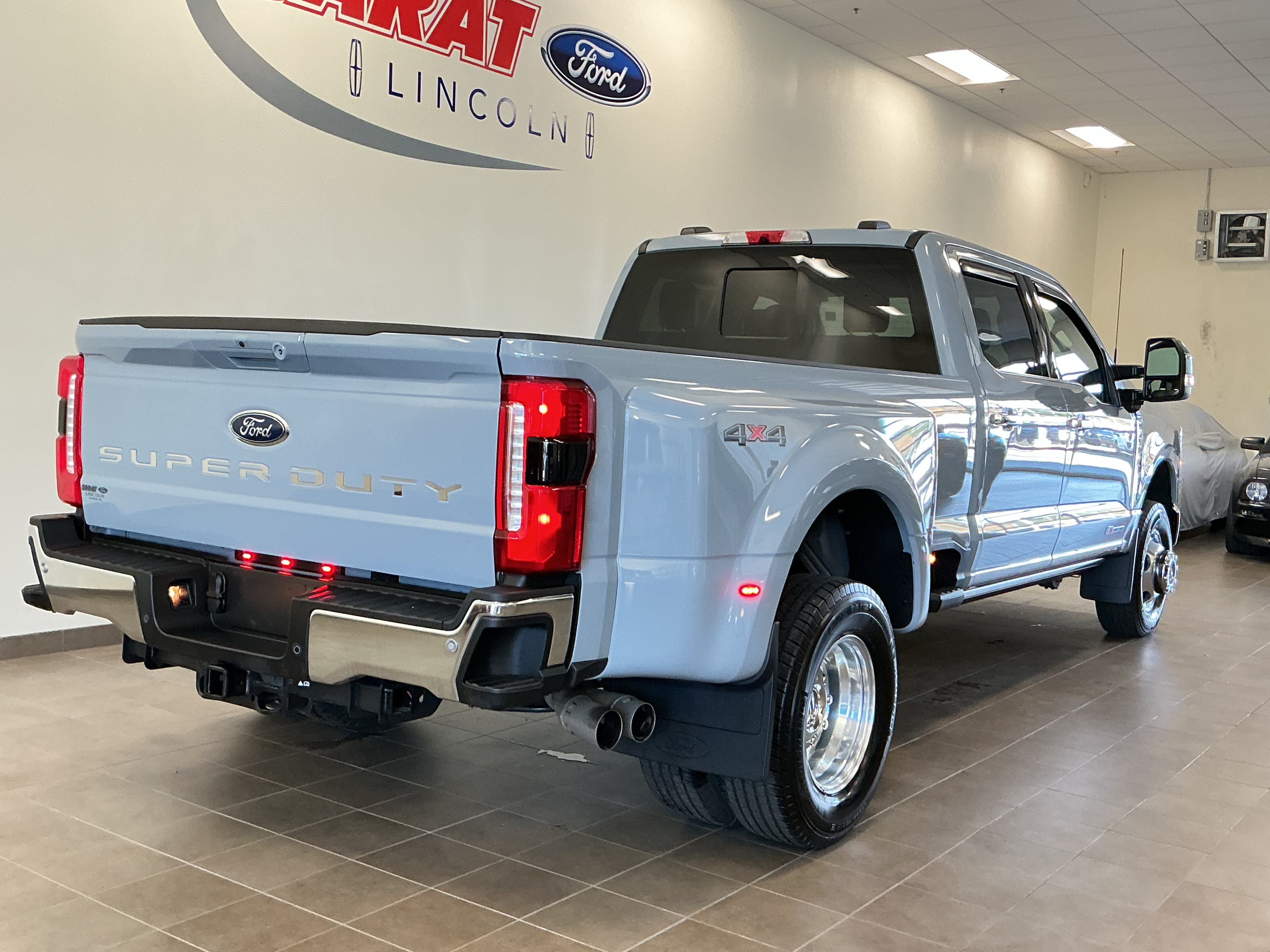 Used 2026 Ford F350 Lariat w/ Lariat Ultimate Package AWD/4WD image 7