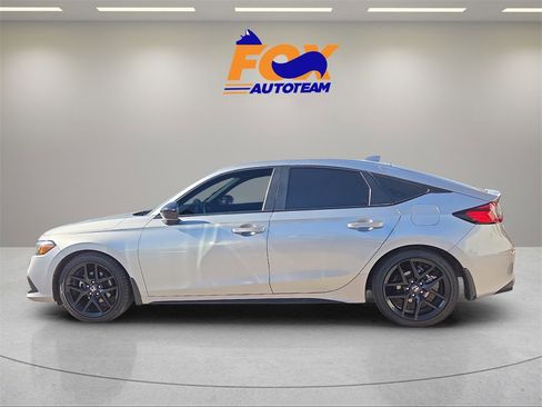 Used 2024 Honda Civic Sport image 2