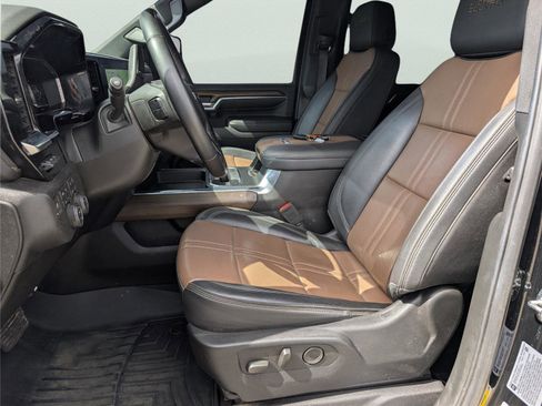 Used 2024 Chevrolet Silverado 2500 High Country w/ Technology Package AWD/4WD image 10