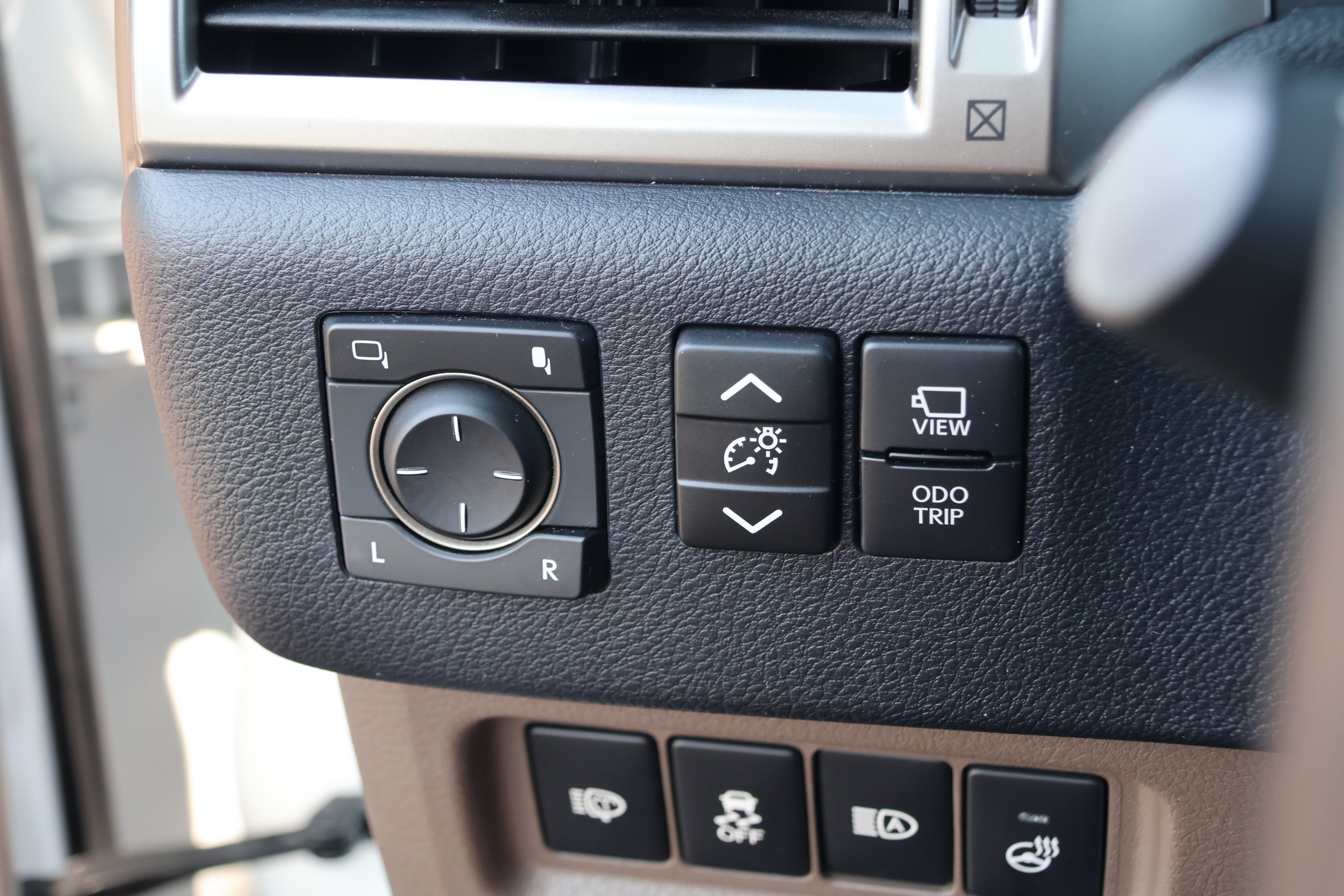 Used 2023 Lexus GX 460 Luxury w/ Sport Design Package AWD/4WD image 15