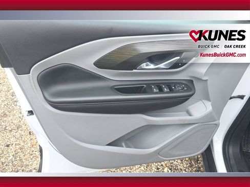 Used 2024 GMC Terrain SLE image 12