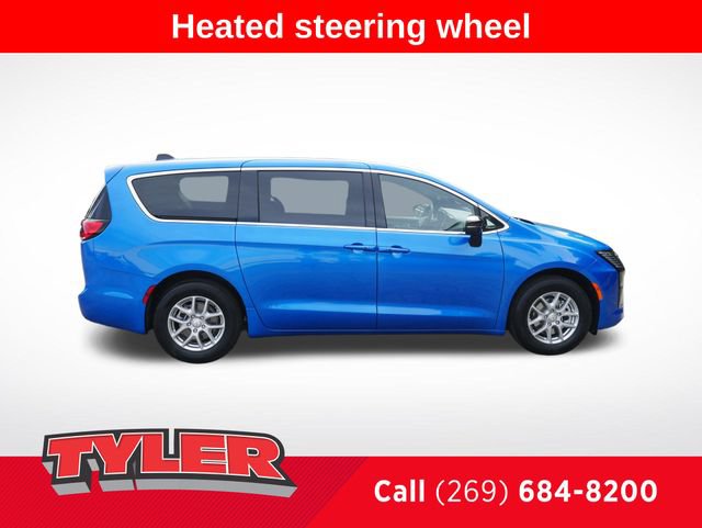 New 2027 Chrysler Pacifica Select FWD image 9