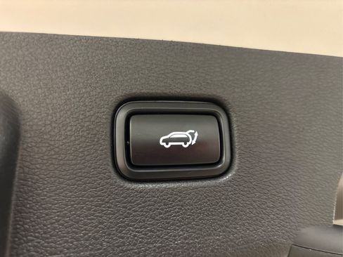 Used 2018 Kia Sorento LX image 23