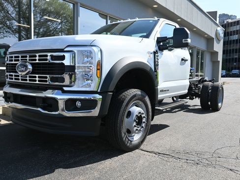 New 2026 Ford F550 4x4 Regular Cab Super Duty image 1