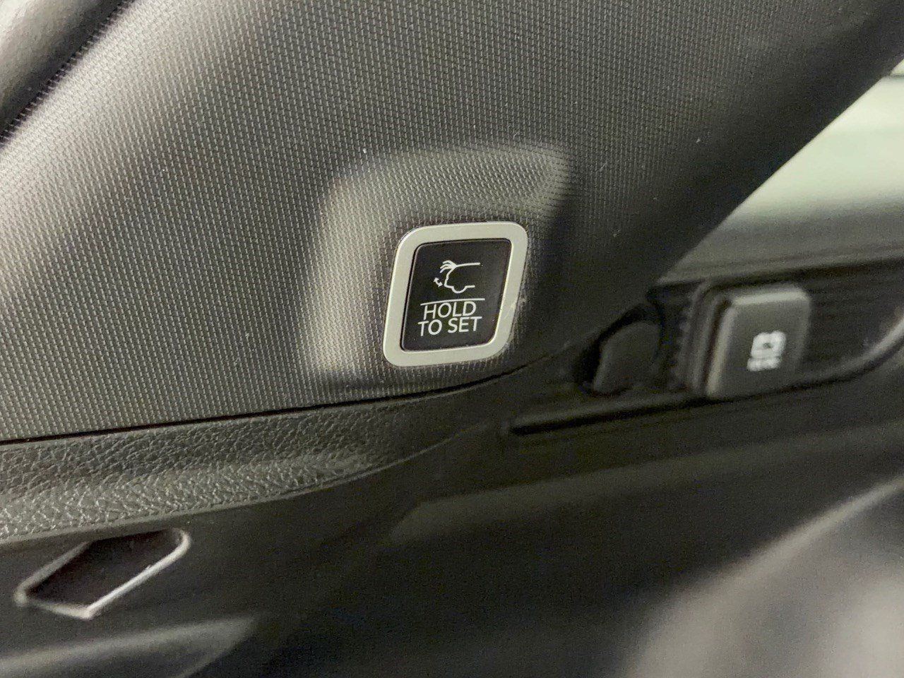 Used 2023 Jeep Grand Cherokee Limited AWD/4WD image 28