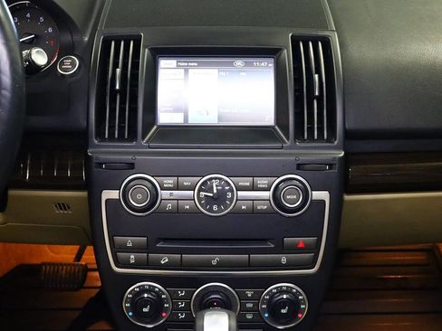 Used 2013 Land Rover LR2 HSE AWD/4WD image 13