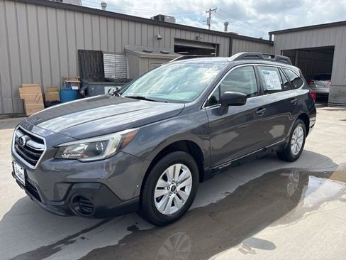 Used 2019 Subaru Outback 2.5i image 3
