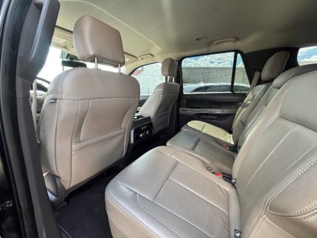 Used 2020 Ford Expedition XLT w/ Equipment Group 202A RWD image 17