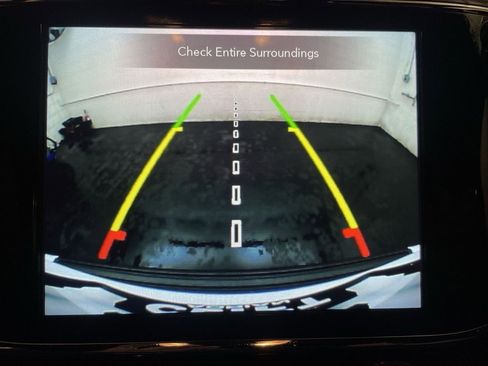 Used 2020 Jeep Grand Cherokee Laredo image 9