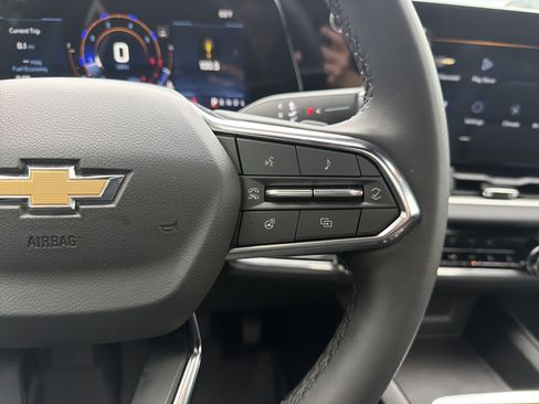 Used 2025 Chevrolet Equinox LT w/ Convenience Package II FWD image 21