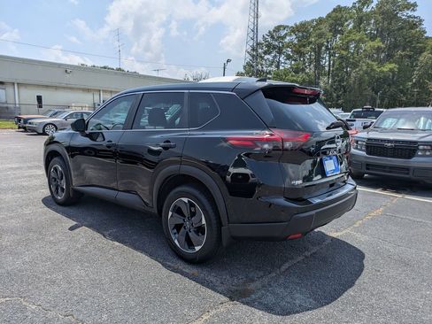 Used 2024 Nissan Rogue SV FWD image 6