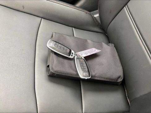 Used 2024 Nissan Sentra SR w/ SR Premium Package image 10